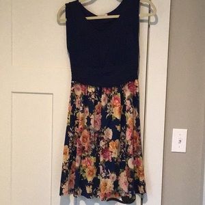 Gilli size M sleeveless, scoopneck dress. Length 36”
